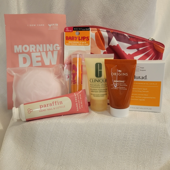 Clinique Skincare Bundle - Picture 1 of 1